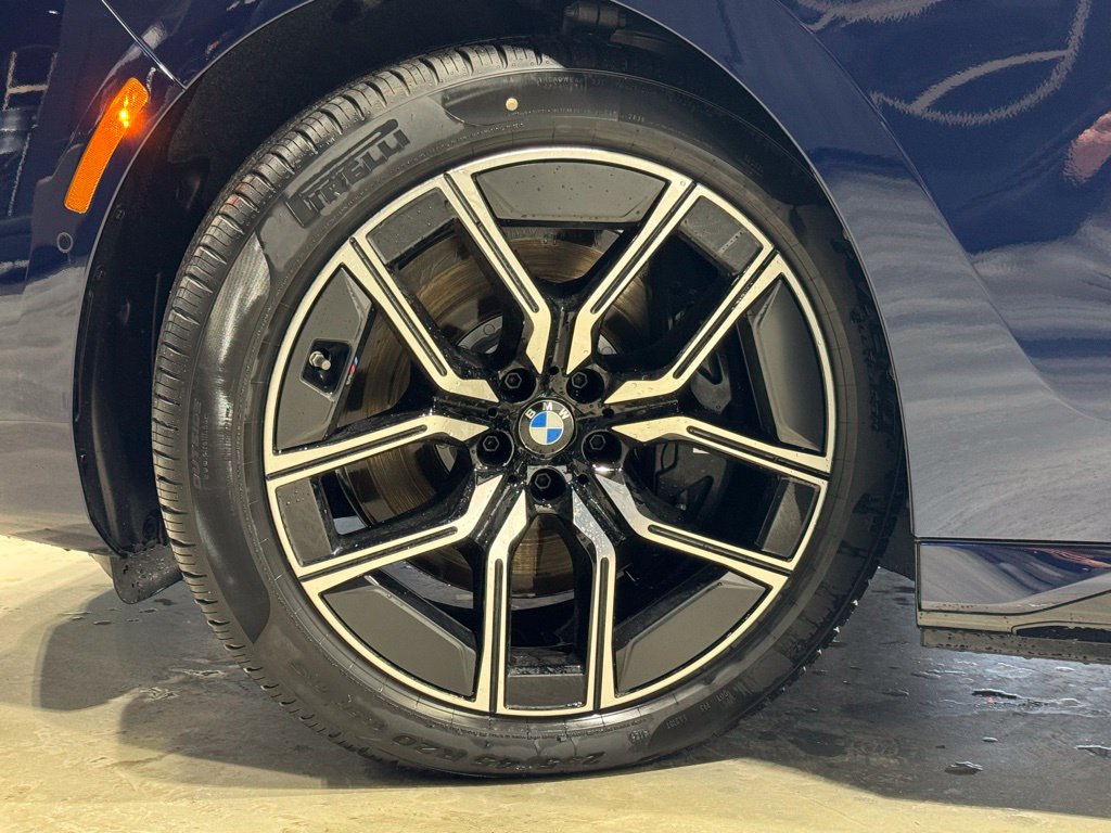 Used 2026 BMW i7 xDrive60 w/ Executive Package AWD/4WD image 9