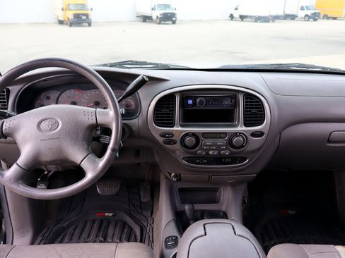 Used 2002 Toyota Sequoia Limited image 32