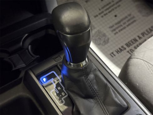 Used 2017 Toyota Tacoma TRD Sport image 16