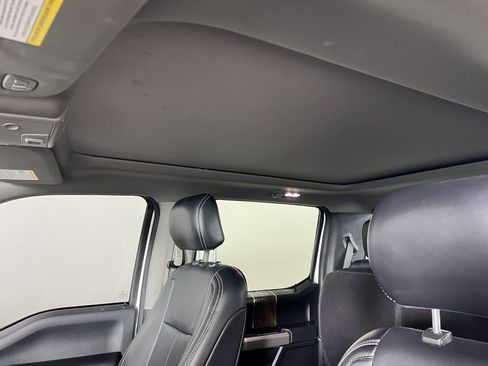 Used 2019 Ford F150 Lariat w/ Equipment Group 502A Luxury AWD/4WD image 19