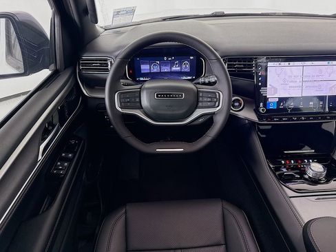 New 2025 Jeep Wagoneer L Series II image 24