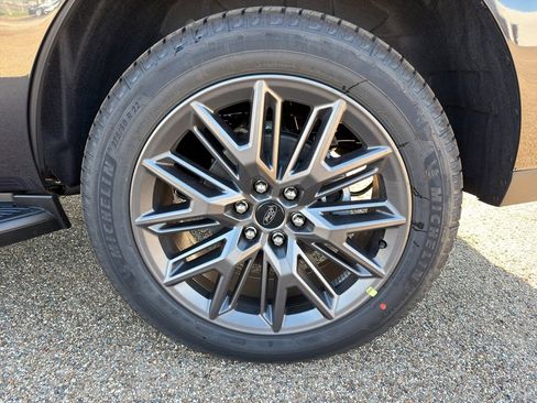 New 2026 Ford Expedition Platinum w/ Stealth Appearance Package image 10