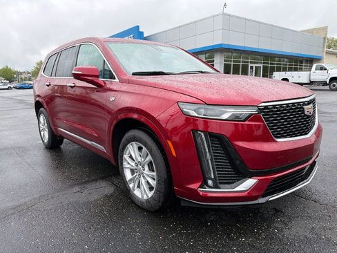 Used 2024 Cadillac XT6 Luxury w/ LPO, Floor Liner Package AWD/4WD image 2