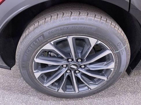 New 2025 Cadillac Lyriq Sport AWD/4WD image 32