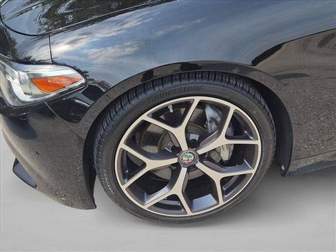 Used 2019 Alfa Romeo Giulia RWD image 23