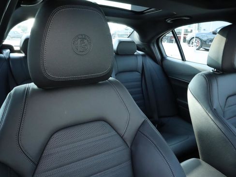 New 2025 Alfa Romeo Giulia w/ Veloce Package Rwd image 24