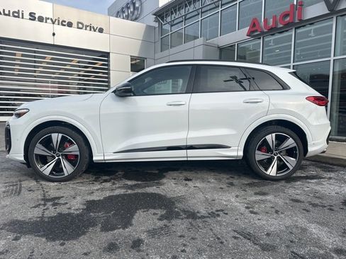 New 2025 Audi SQ5 Premium Plus image 3