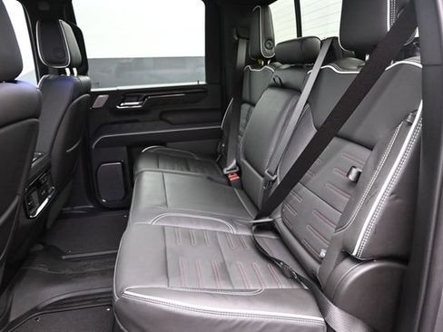 Used 2025 GMC Sierra 2500 AT4X AWD/4WD image 12