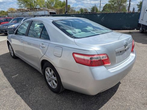 Used 2009 Toyota Camry LE FWD image 5