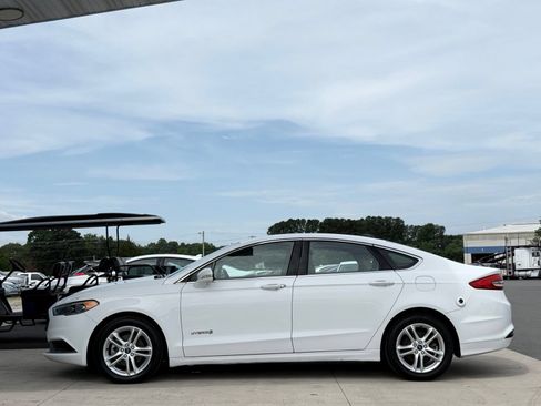 Used 2018 Ford Fusion SE w/ Equipment Group 602A FWD image 10