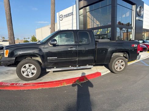 Used 2011 GMC Sierra 1500 SLT w/ SLT Convenience Package AWD/4WD image 7