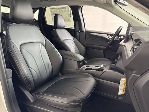 New 2025 Ford Escape SE w/ PHEV Premium Package FWD image 43