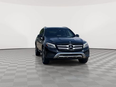 Used 2019 Mercedes-Benz GLC 300 4MATIC image 3