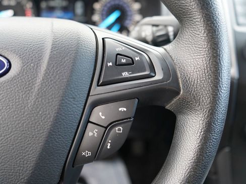Used 2019 Ford Edge SE FWD image 13