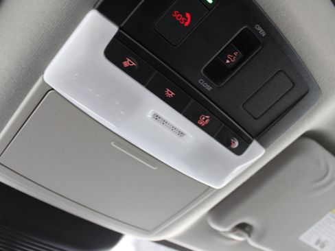 Used 2024 Nissan Sentra SR w/ SR Premium Package image 18