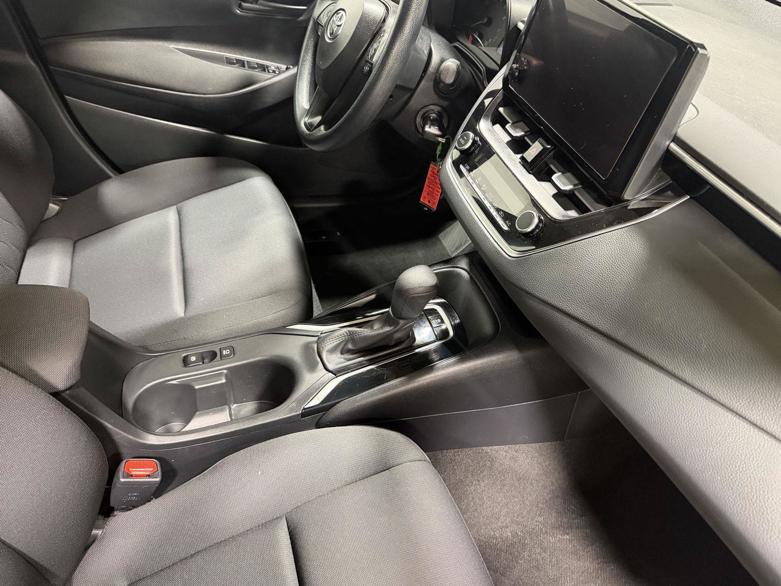 Used 2023 Toyota Corolla LE FWD image 6