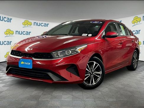 Used 2022 Kia Forte LXS w/ LXS Technology Package FWD image 3