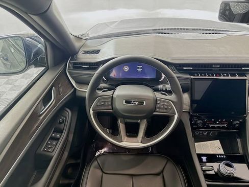 New 2025 Jeep Grand Cherokee L Limited w/ Luxury Tech Group II image 23