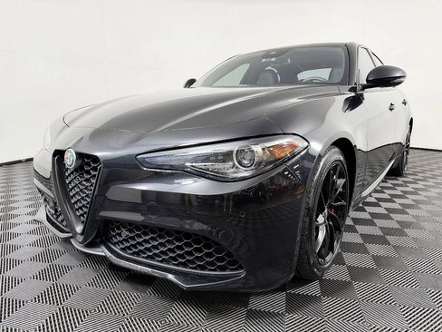 Used 2023 Alfa Romeo Giulia Sprint RWD image 4