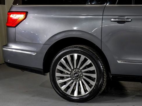 Used 2021 Lincoln Navigator L Reserve w/ Luxury Package AWD/4WD image 6