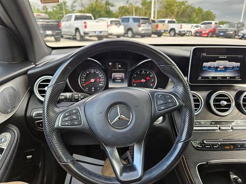 Used 2019 Mercedes-Benz GLC 300 4MATIC image 11