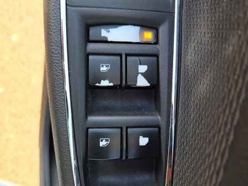 Used 2017 Chevrolet Cruze LS image 29