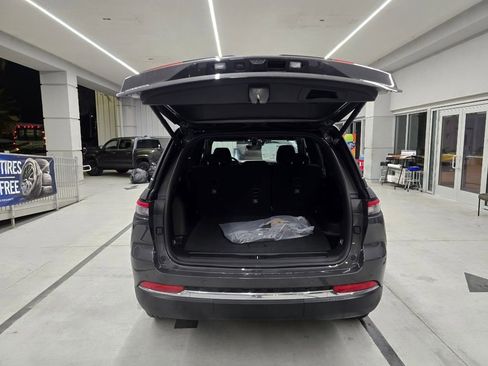 New 2025 Jeep Grand Cherokee Laredo X w/ Luxury Tech Group I image 34