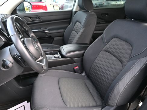 Used 2023 Nissan Pathfinder SV image 24