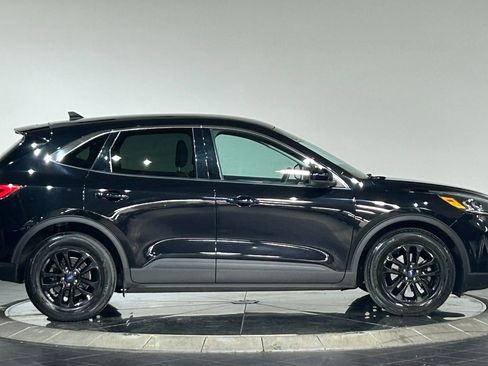 Used 2021 Ford Escape SE FWD image 11