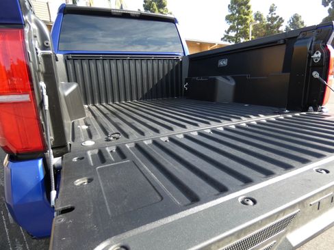 Used 2025 Toyota Tacoma SR5 image 25