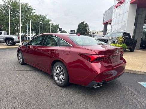 Used 2019 Toyota Avalon XLE w/ Moonroof Package FWD image 3