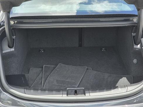 Used 2022 Porsche Taycan image 7