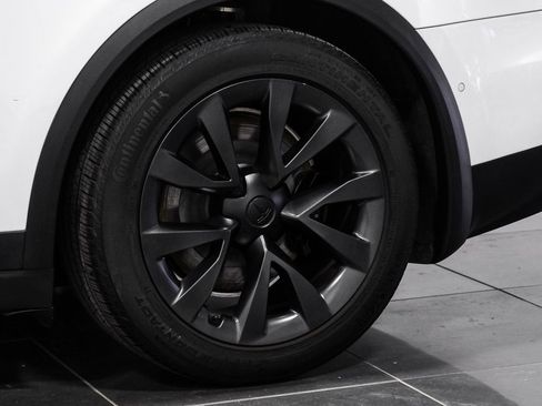 Used 2022 Tesla Model X image 43