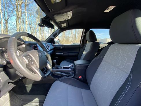 Used 2022 Toyota Tacoma TRD Sport image 22