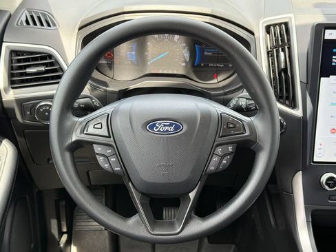 Used 2022 Ford Edge SE w/ Black Appearance Package AWD/4WD image 24