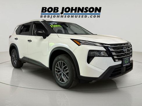 Used 2025 Nissan Rogue S AWD/4WD image 1