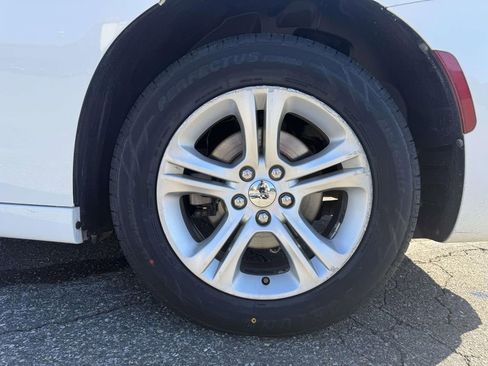 Used 2019 Dodge Charger SXT w/ Leather Interior Group image 11