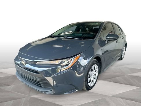 Used 2025 Toyota Corolla LE FWD image 4