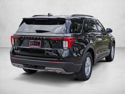 Certified 2026 Ford Explorer Active w/ Active Comfort Package RWD image 5