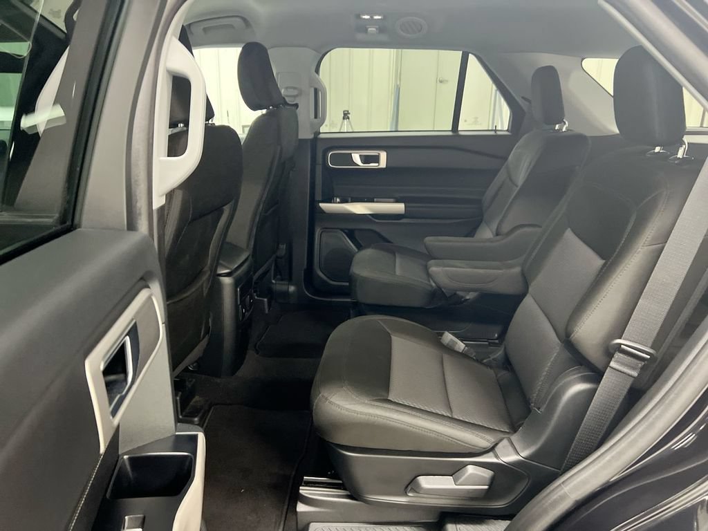 Used 2023 Ford Explorer XLT AWD/4WD image 22