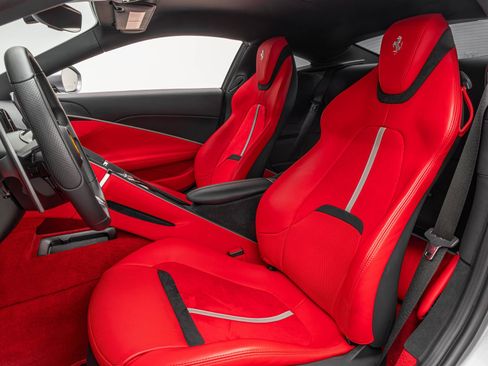 Certified 2024 Ferrari Roma image 5