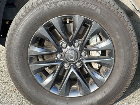 Used 2022 Lexus GX 460 Premium image 25