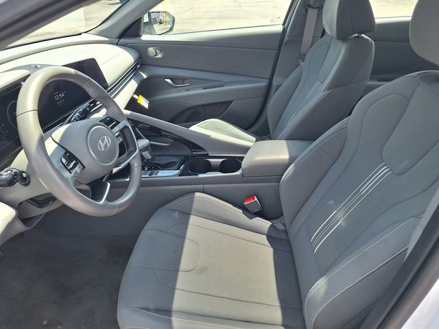 Used 2025 Hyundai Elantra SEL FWD image 11