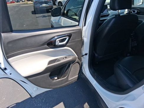 Used 2025 Jeep Compass Limited AWD/4WD image 32