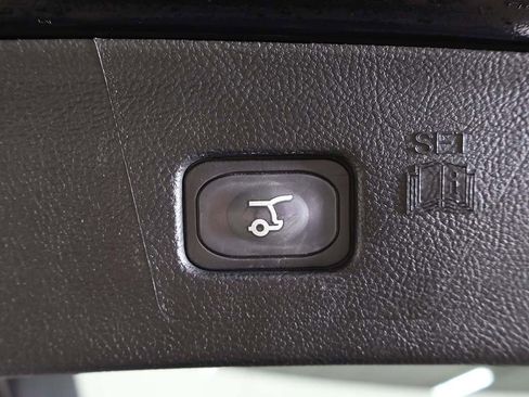 Used 2022 Ford Edge SEL w/ Convenience Package image 18