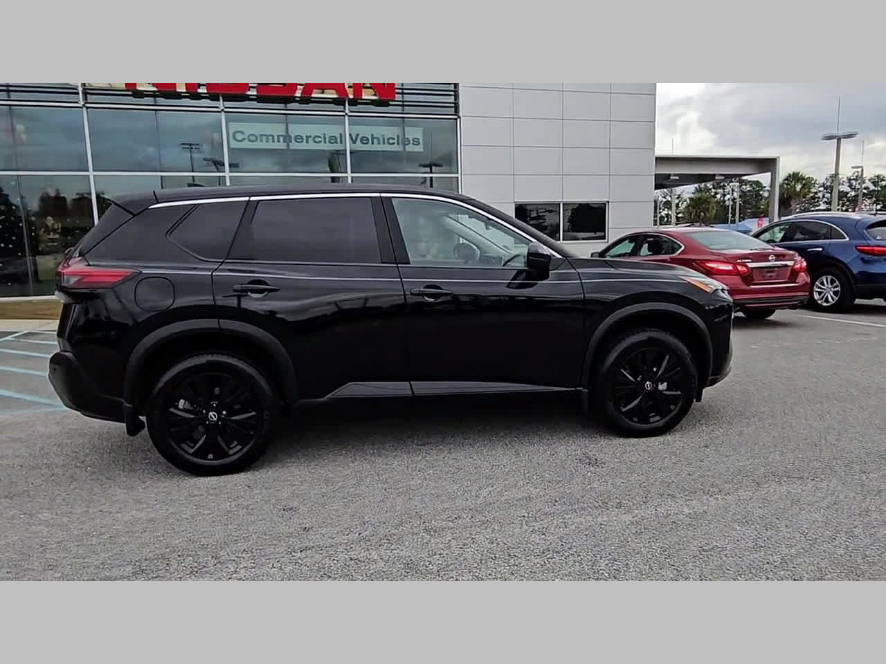 Used 2023 Nissan Rogue SV AWD/4WD image 34