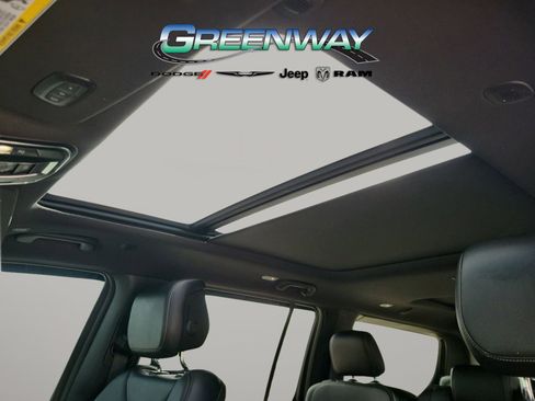 Used 2024 Jeep Wagoneer Series II AWD/4WD image 17