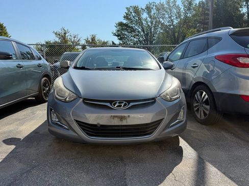 Used 2014 Hyundai Elantra SE w/ Option Group 02 FWD image 4