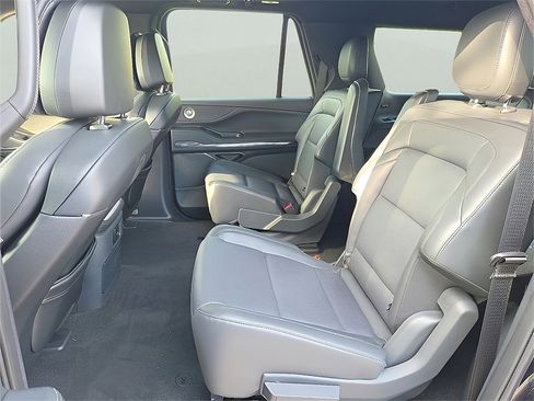 New 2025 Lincoln Navigator L Reserve w/ Jet Appearance Package image 9