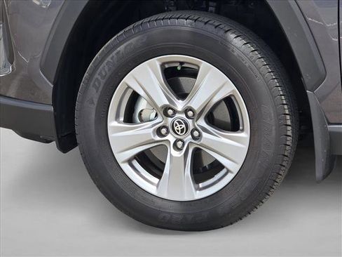 Used 2025 Toyota RAV4 XLE FWD image 9